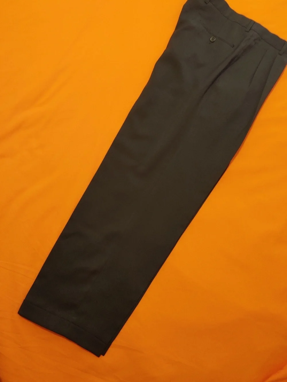 Pleated Full-cut Wool Gabardine Slacks - Picture 6 of 6